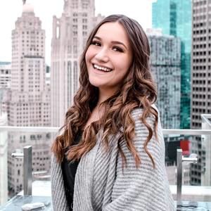 Meet your Posher, Chloe